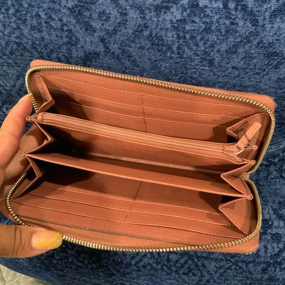 Micro GG Supreme Stars round zip wallet. - Picture 12 of 14